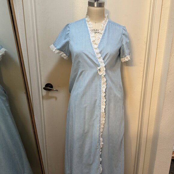 Blue Gingham Vintage Cotton Robe w/ eyelet trim - Picture 1 of 9